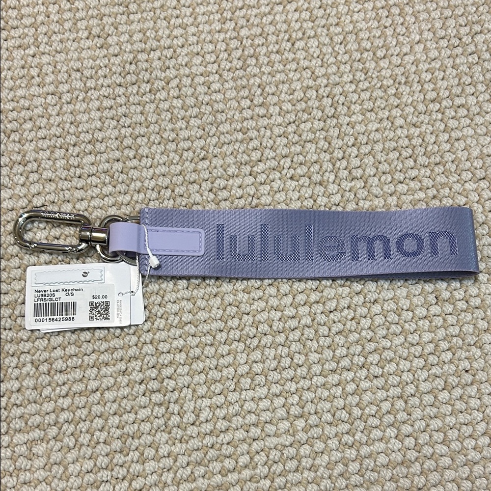 Lululemon Never Lost Keychain in LFRS/GLCT color NWT